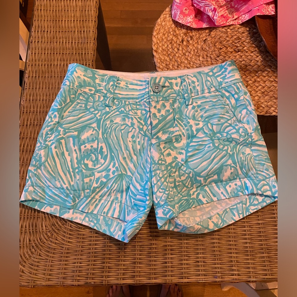 Lilly Pulitzer size 00 shorts